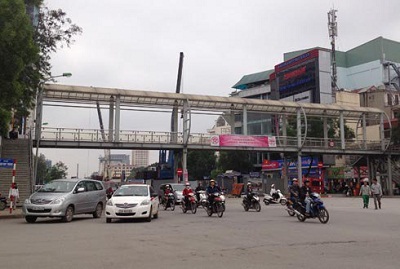 Phá dỡ 2 cây cầu vượt ở Hà Nội