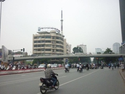 Phá dỡ hai cây cầu vượt ở Hà Nội